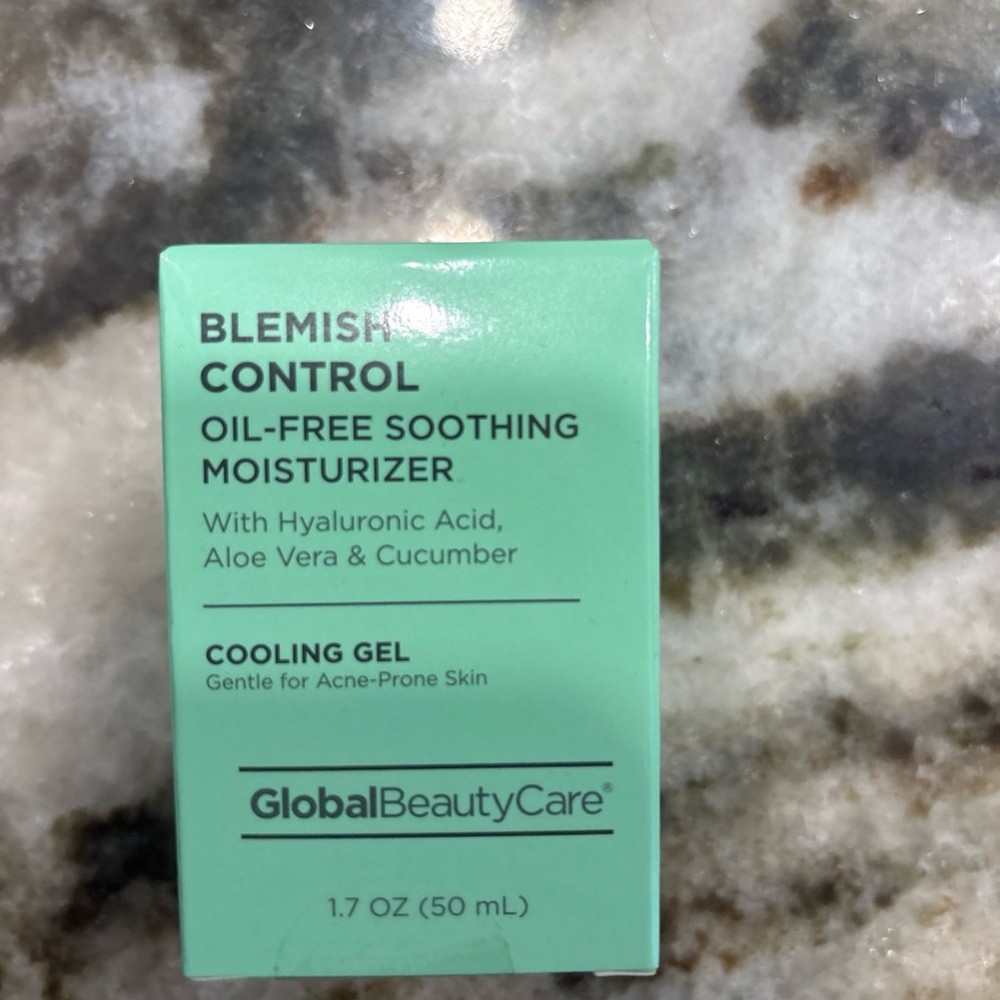 Green Oil-Free Moisturizer for Blemish Control